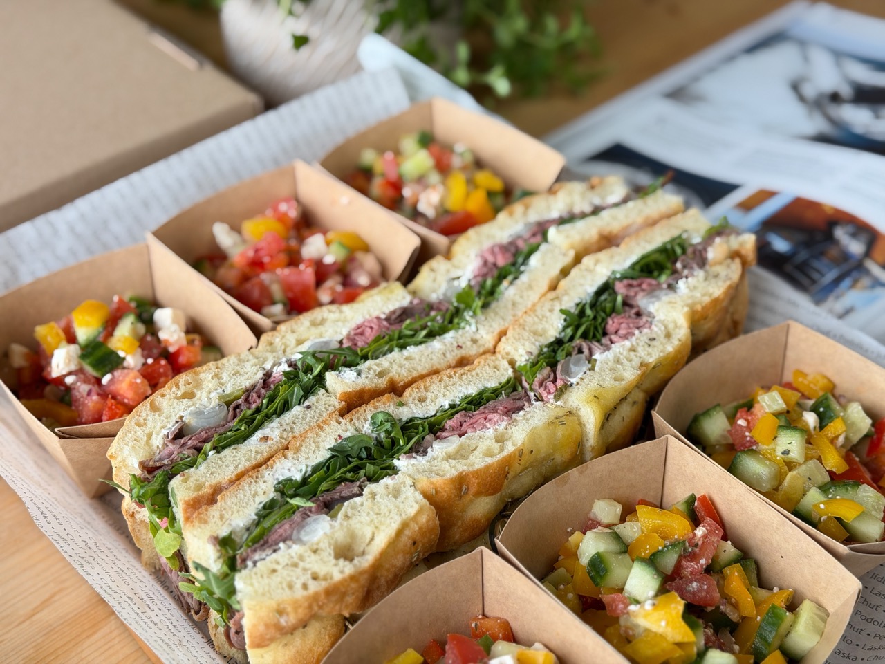 Raut a večerní akce — cateringové boxy pro firemní večírky a rauty